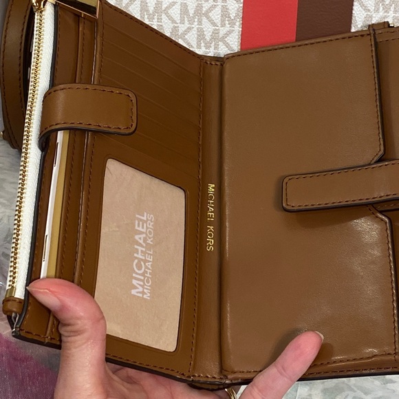 NWT Michael Kors Marilyn satchel and nwt wallet set. Dahlia and luggage - Picture 4 of 15